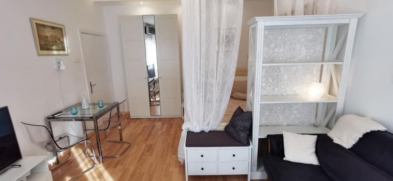 Gala City Center Apartman Белград Екстериор снимка